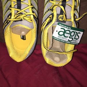 Merrell men’s size 11m New Smoke/gold